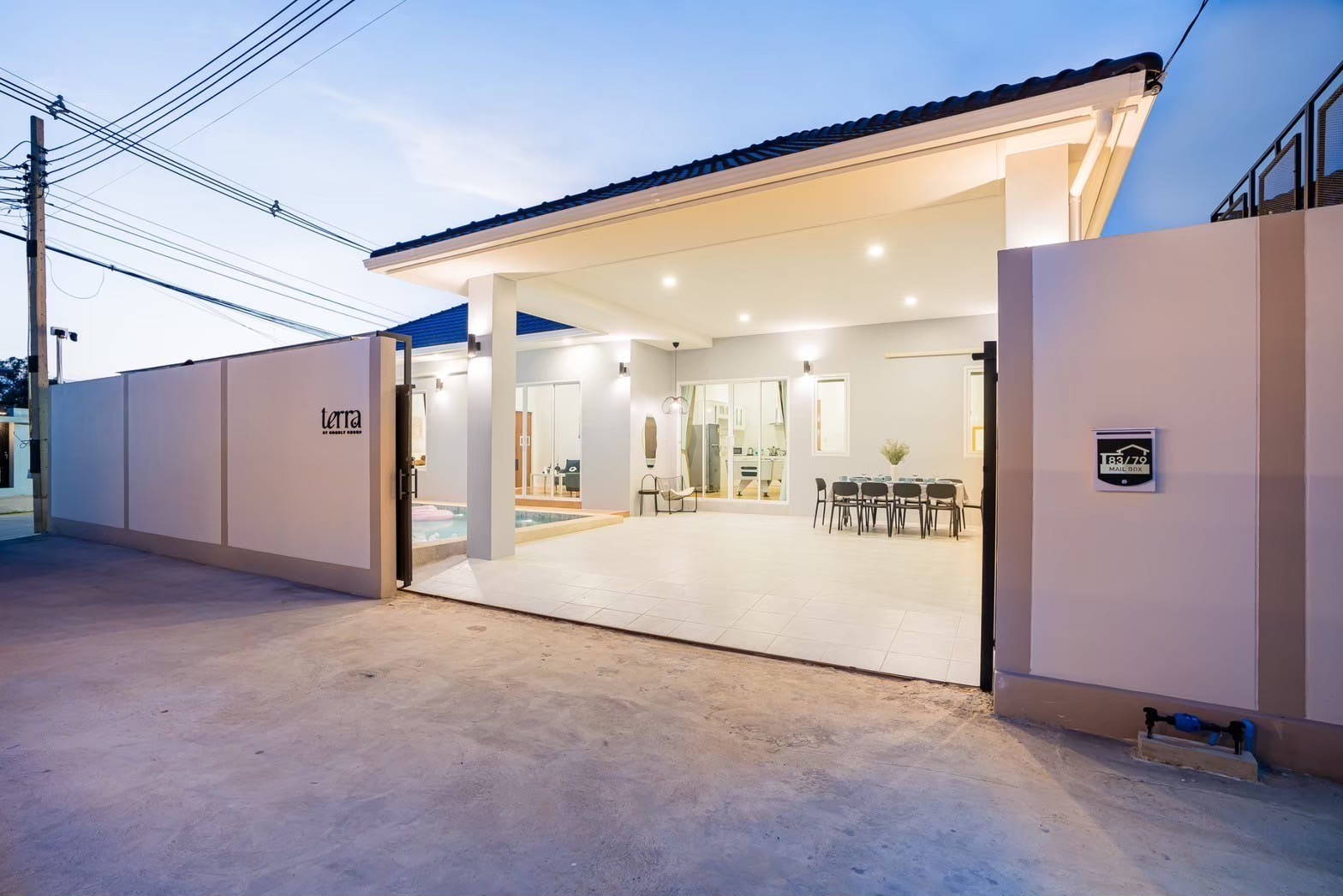 Terra House สระ