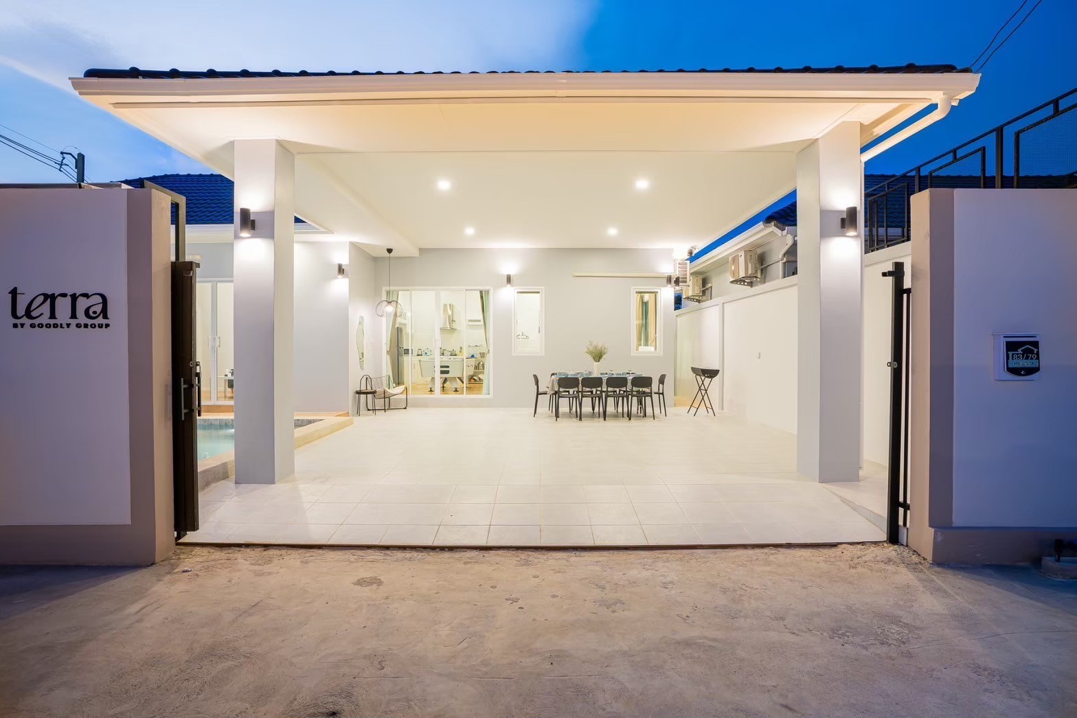 Terra House สระว่ายน้ำ